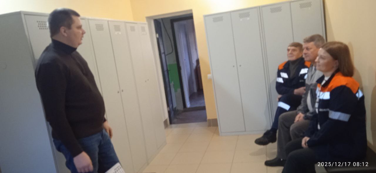 Первый заместитель Главы Администрации Тельмановского округа провел встречу с трудовым коллективом предприятия "Донбассгаз", на которой рассмотрели такие вопросы: