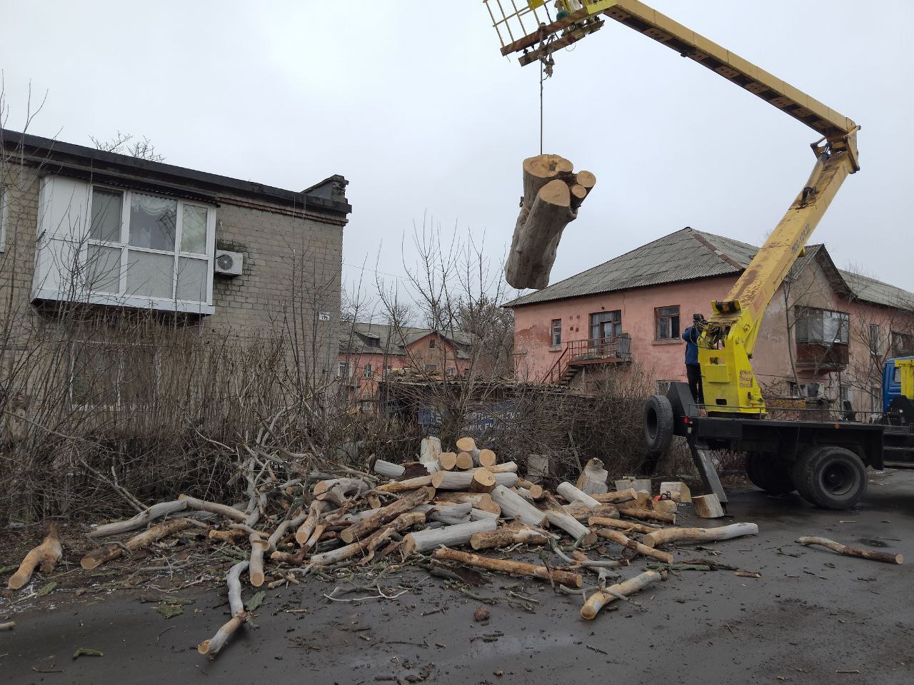 Сегодня, 17 декабря, с целью обеспечения безопасности жизнедеятельности населения и предупреждения возникновения аварийных ситуаций силами Макеевского филиала НКО«ЕДИНЫЙ РЕГИОНАЛЬНЫЙ ФОНД ПО УПРАВЛЕНИЮ МНОГОКВАРТИРНЫМИ...