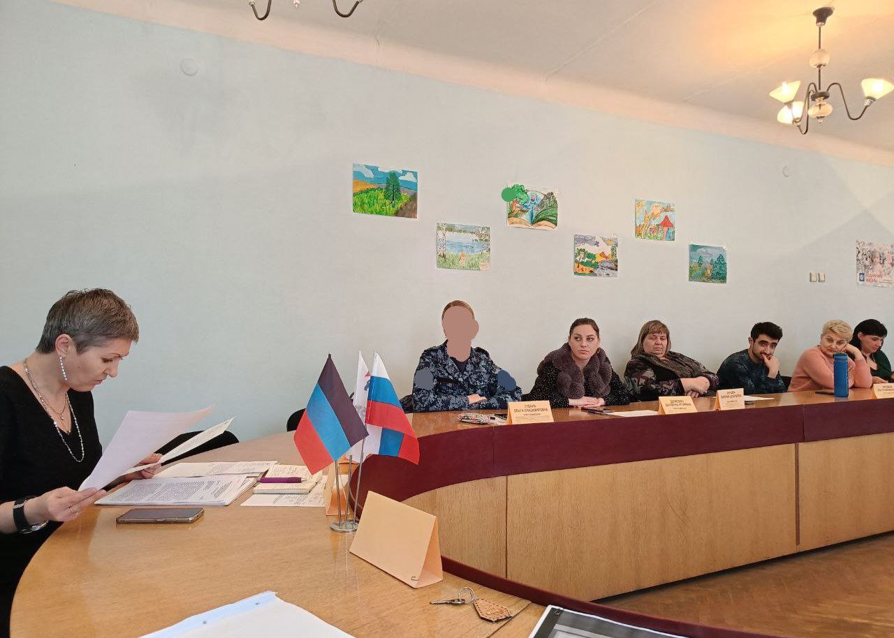 Иван Адамец: В Управе Куйбышевского внутригородского района Администрации городского округа Донецк состоялось плановое заседание комиссии по делам несовершеннолетних и защите их прав