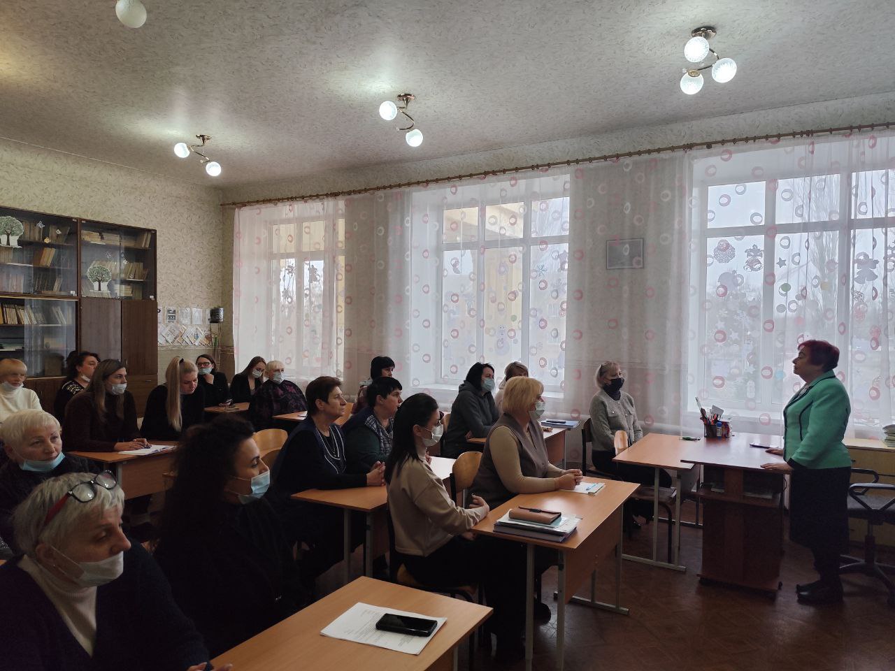 Сегодня, 17 декабря 2025 года, по поручению Главы Республики Дениса Пушилина, депутат Донецкого городского Совета ДНР Ася Горшкова провела встречу с трудовым коллективом ГБОУ "Школа № 82 г. о. Донецк" по адресу: ул....