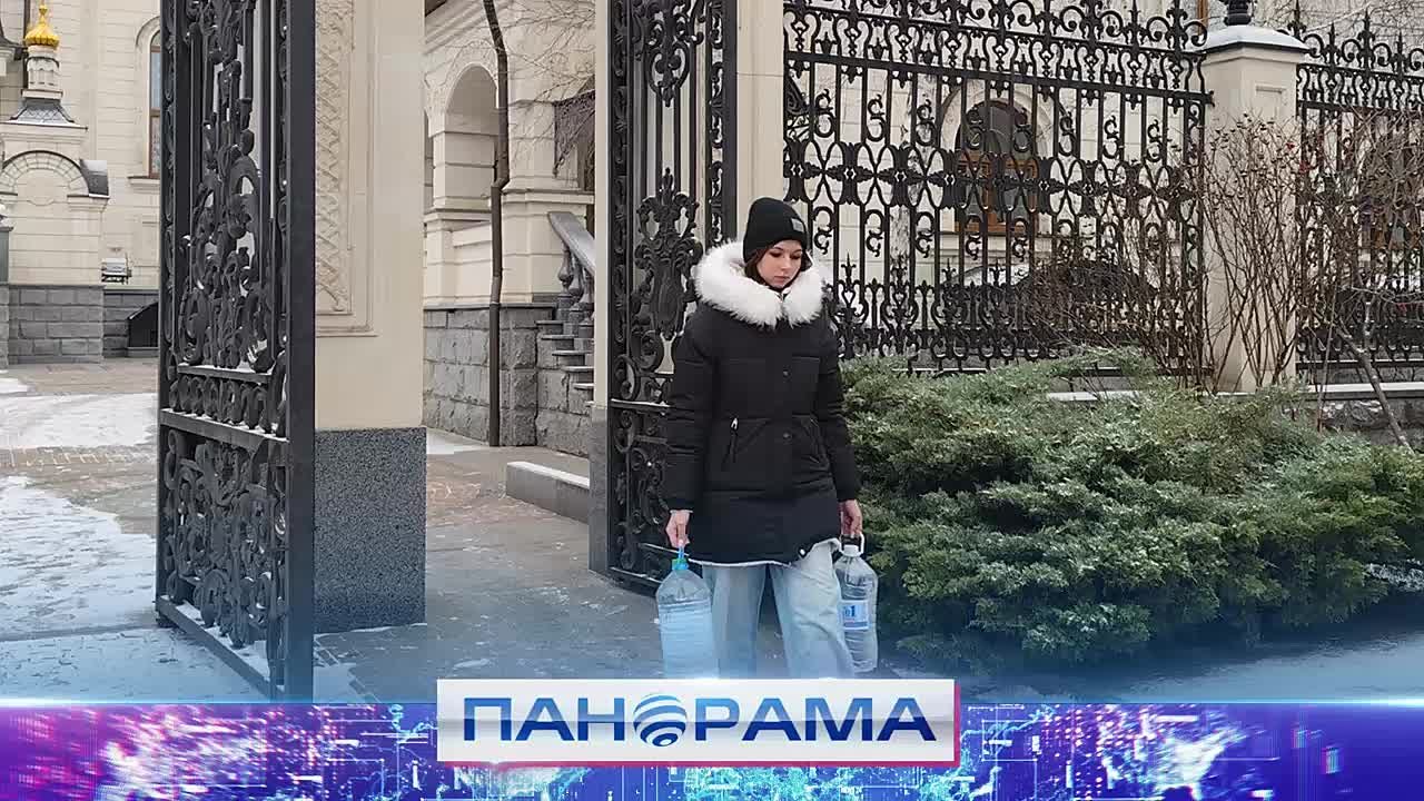 Молодежь «Движения первых» доставила питьевую воду инвалидам и пожилым людям