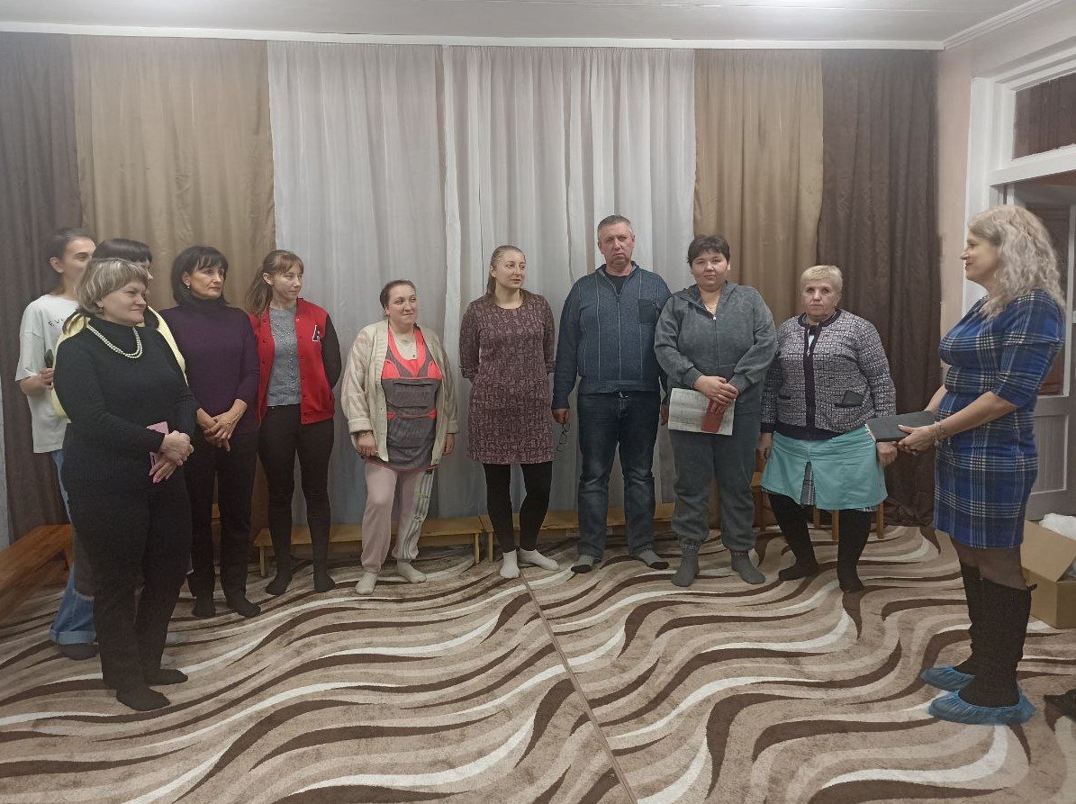 Заместитель главы администрации Амвросиевского округа Татьяна Разводова встретилась с трудовым коллективом детского сада № 9 Амвросиевки