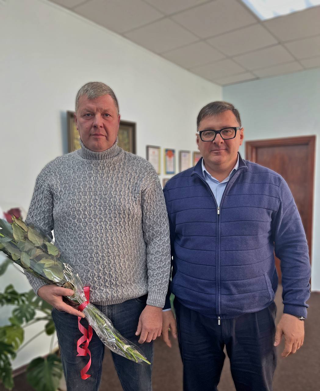 Василий Овчаров: Сегодня поздравил с юбилеем начальника Безыменского территориального отдела Администрации Новоазовского муниципального округа Александра Голуба