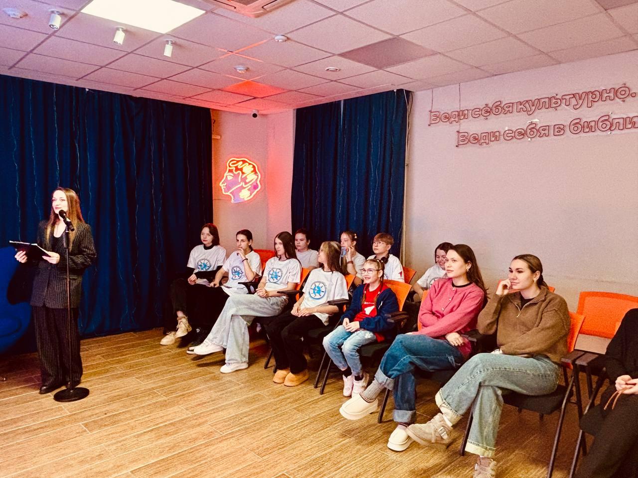 Школьники Николаевки Волновахского округа познакомились с ямальскими активистами «Движения первых»