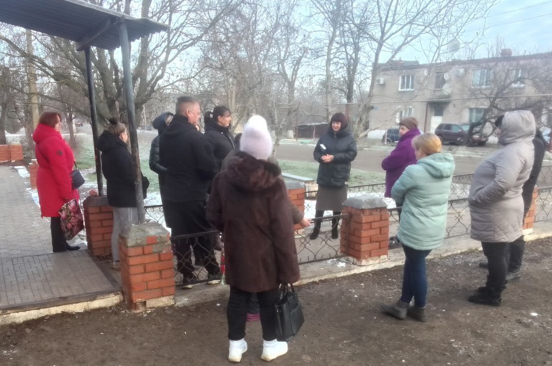 Сегодня заместитель главы Администрации Володарского муниципального округа Васильева О.Ф. провела встречу с жителями с. Тополиное