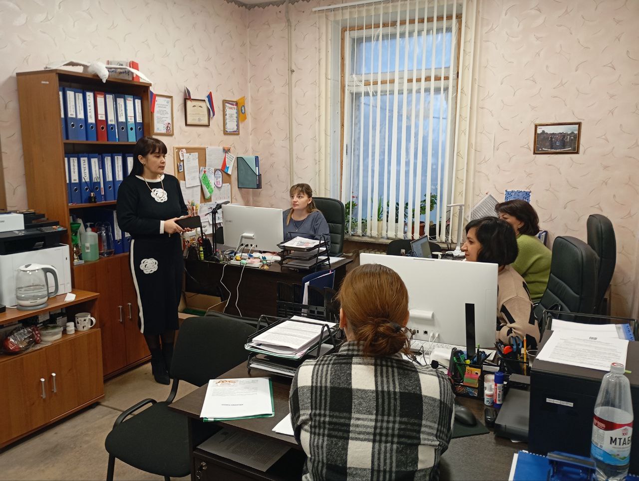 Заместитель Главы Администрации Мангушского МО провела рабочую встречу с отделом опеки и попечительства