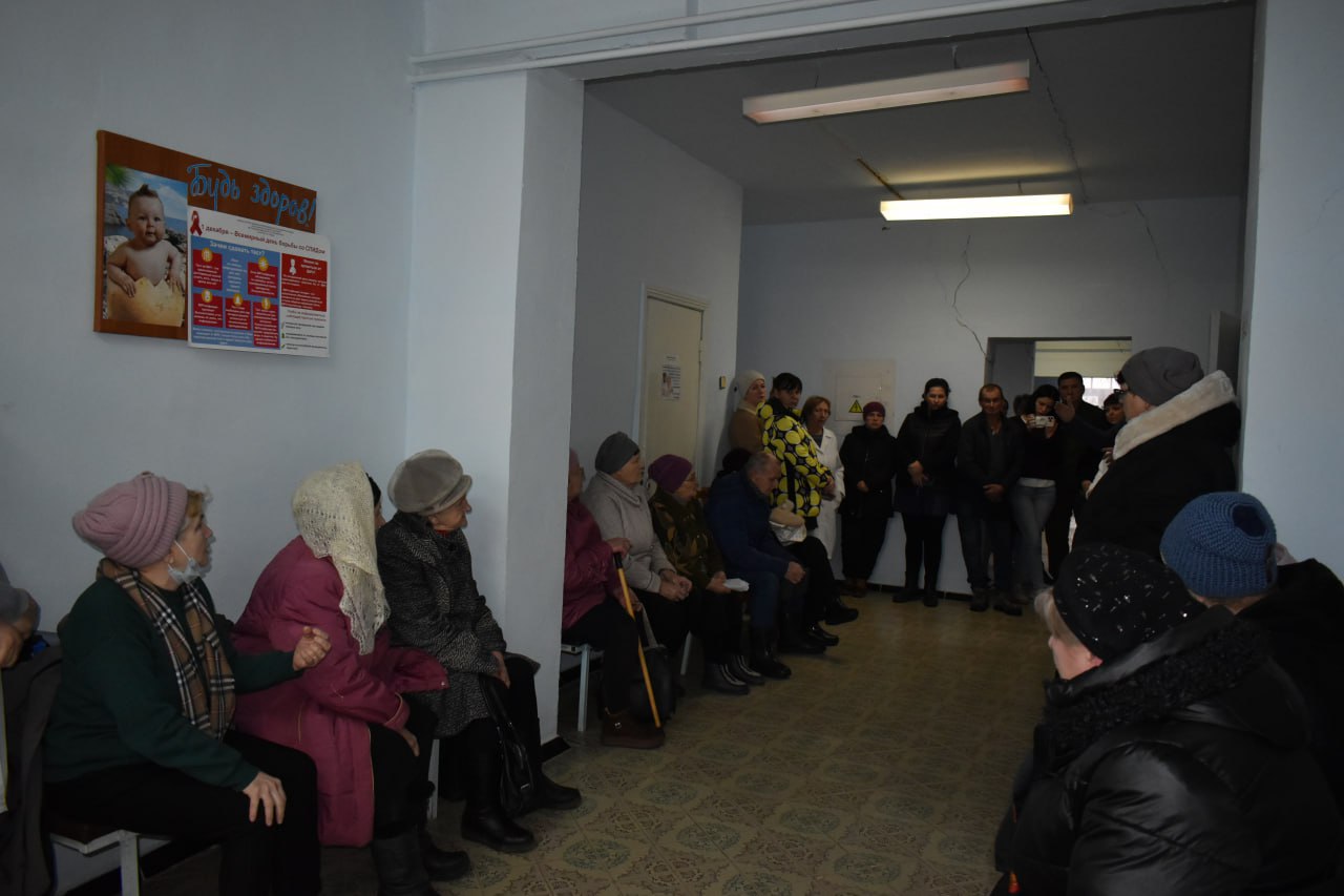 Игорь Лызов: Контроль исполнения поручений Главы ДНР Дениса Пушилина – информируем жителей о планах по возобновлению оказания услуг медицинской помощи в пос