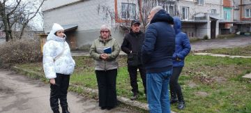 В Волновахе состоялся сход граждан при участии директора местного филиала «Единого регионального фонда по управлению многоквартирными домами на территории Донецкой Народной Республики» Татьяны Харченко