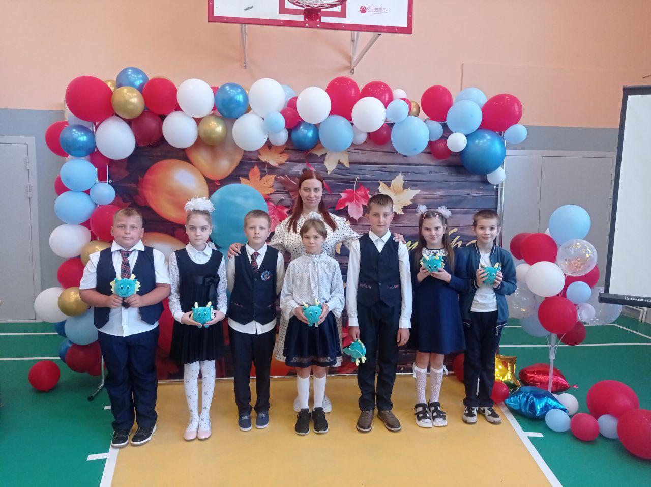 «Земский учитель» в действии: педагог из Ленинградской области дарит радость открытий Вольненским школьникам