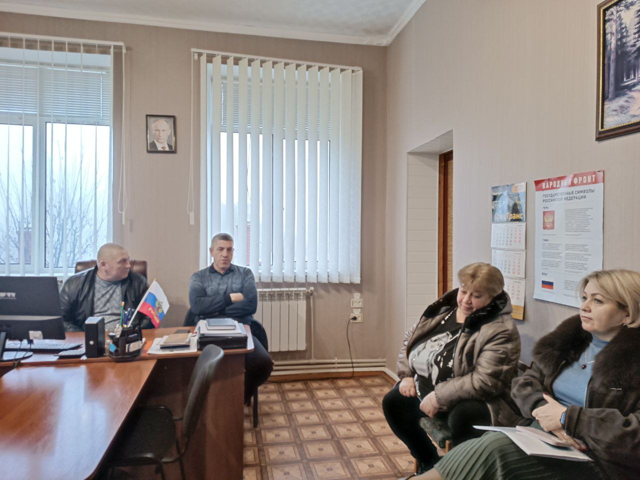 Сегодня Первый заместитель главы Администрации Володарского муниципального округа Боровик Д.В. провёл встречу с жителями с. Зеленый Яр