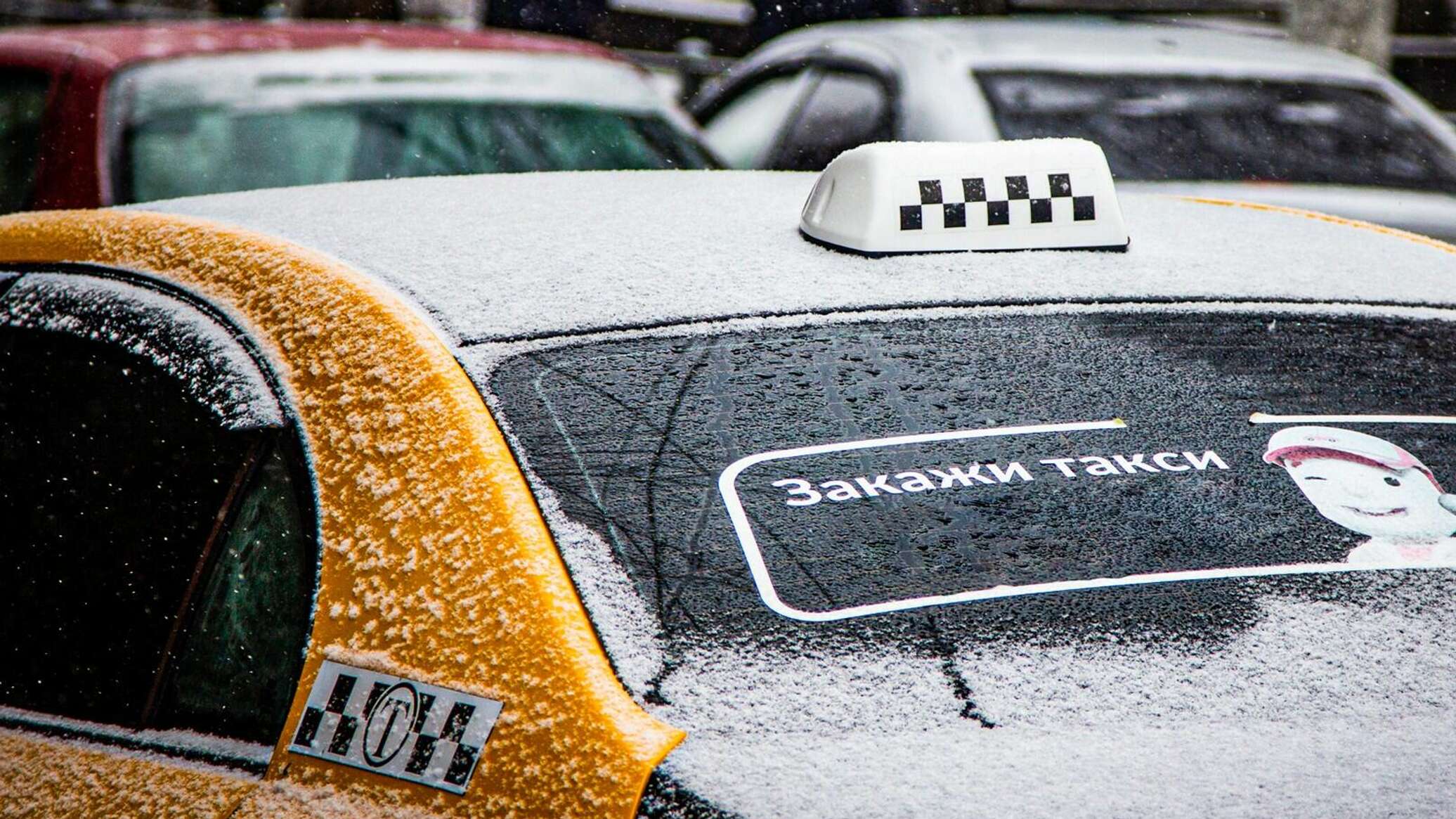 Таксистам в России разрешили работать на личных авто: вводится 25% квота