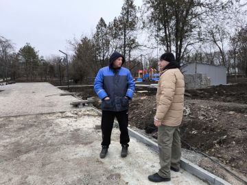 Якутия провела выездное совещание в городском парке Докучаевска