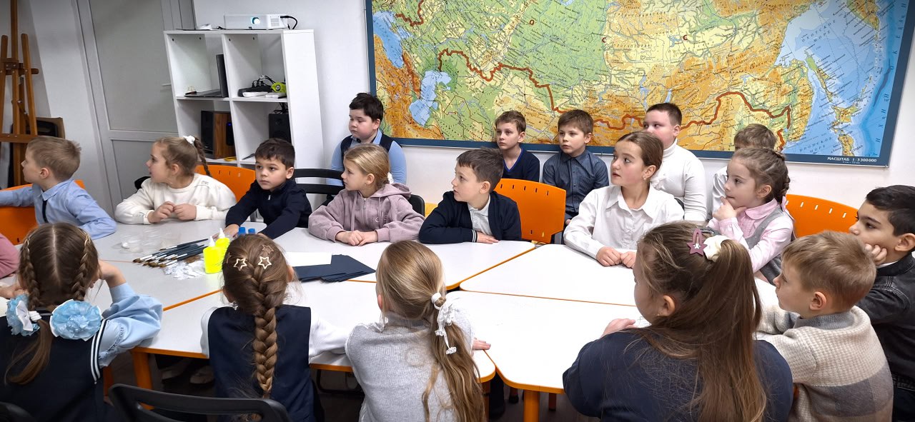 Мастер-класс. В канун Дня памяти святого Николая Чудотворца, 18 декабря, в детском центре при музее космонавта Георгия Берегового состоялось культурно-познавательное интерактивное мероприятие – мастер-класс по изготовлению...