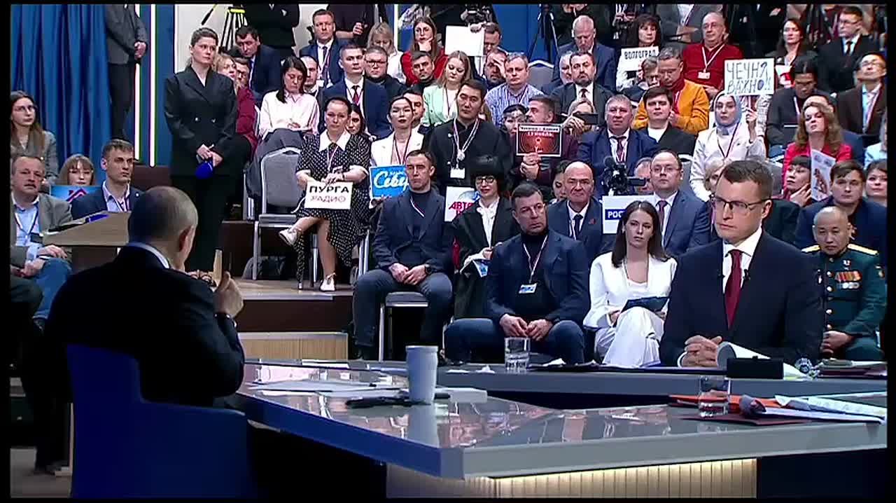 "Привет, брат".. Владимир Путин позвонил Герою России из Дагестана, который находился в пункте боевого управления — об этом президент рассказал в ходе своей прямой линии