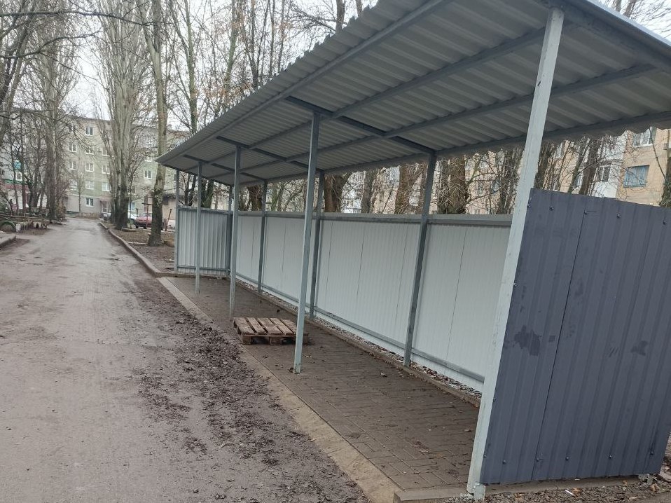 В Шахтерском округе проводится реконструкция контейнерных площадок