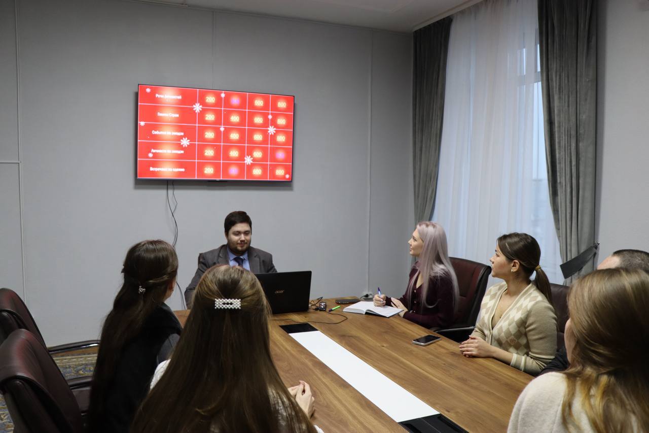 В Молодежном совете при Уполномоченном по правам человека в ДНР прошел квиз «Своя игра»!