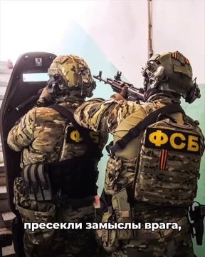 Андрей Крамар: Всех стражей русской государственности, чей ум всегда холоден, сердце горячо, а руки кристально чисты, поздравляю с праздником!