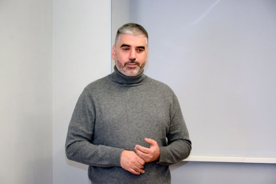 ������� �������� ������ ������� � ������������ �����