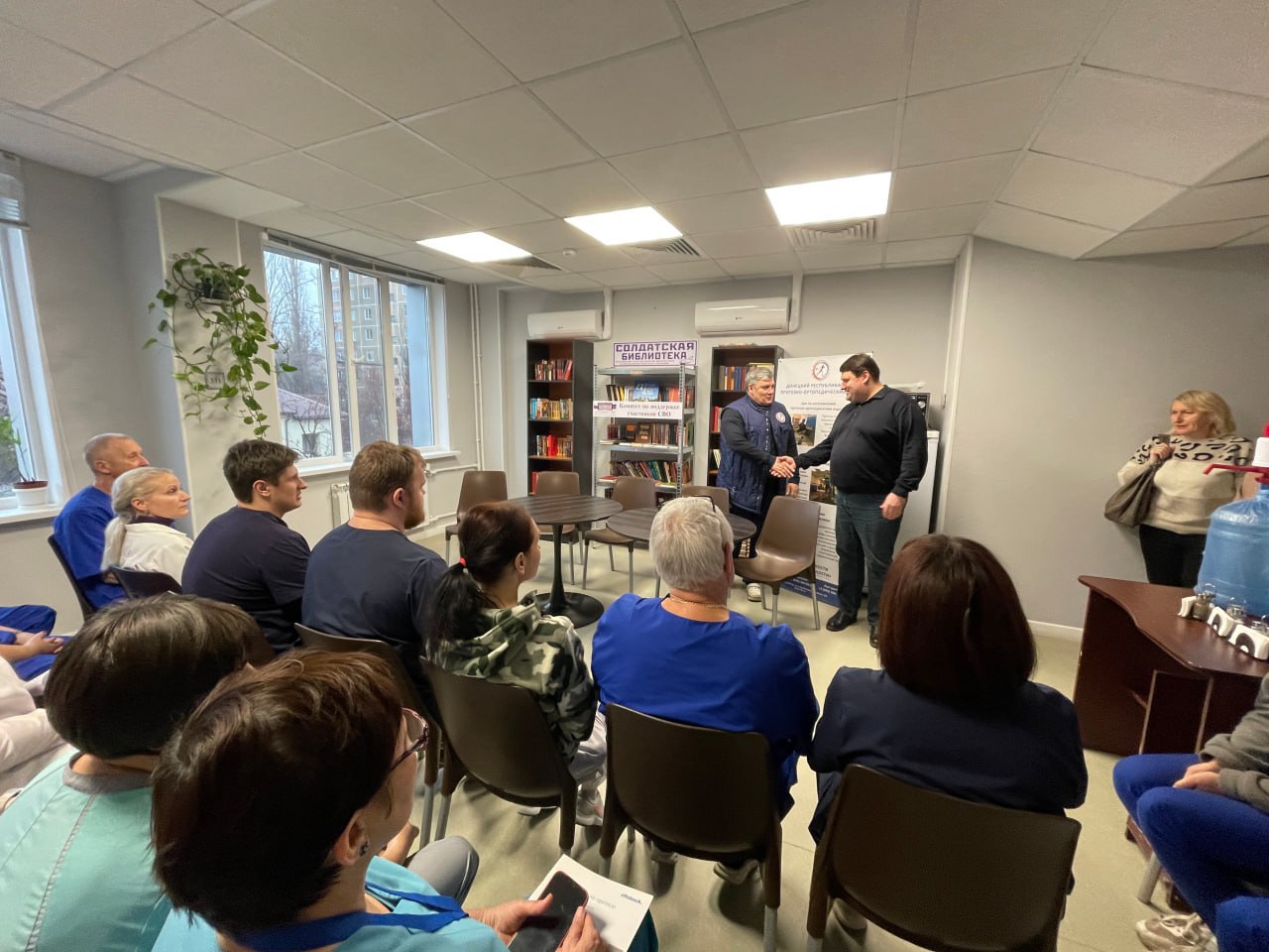 В Донецке обсудили ключевые вопросы медицины между депутатами Народного Совета и врачами