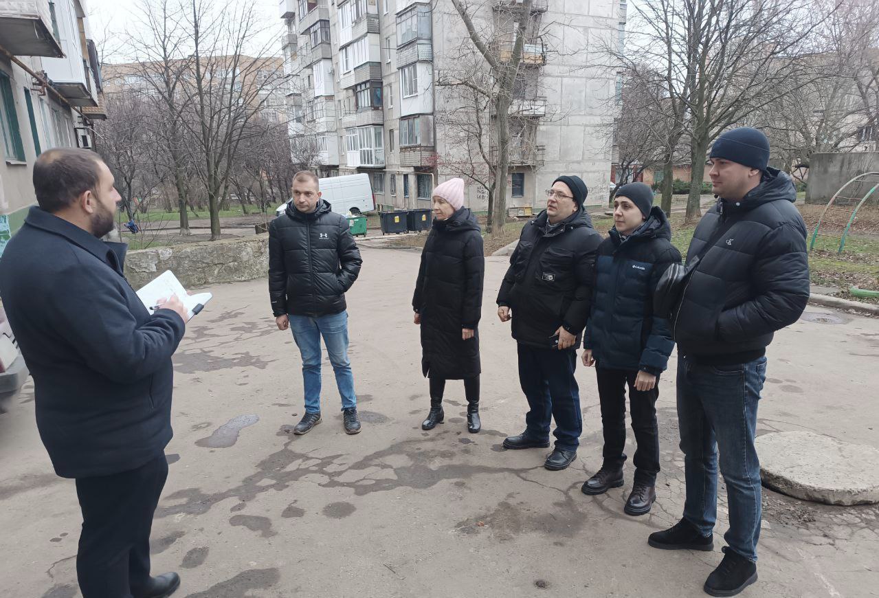 Продолжаются сходы с жителями Ленинского района города Донецка