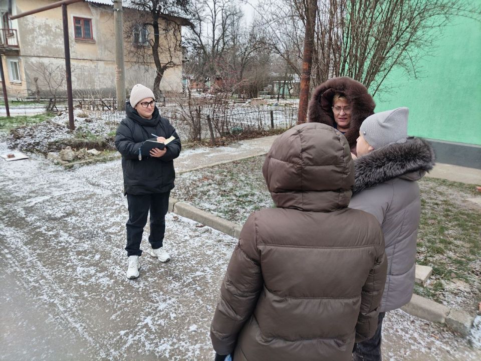 В рамках планомерной работы по взаимодействию с населением, начальник Мироновского территориального отдела управления по работе с территориальными органами администрации городского округа Дебальцево Марина Овчаренко провела...
