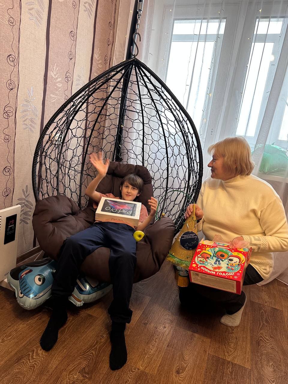 В ожидании чудес!. Хорошо, когда в канун Нового года на улице снег и мороз, а дома тепло и уютно, и все, особенно дети, ждут волшебства, исполнения мечты