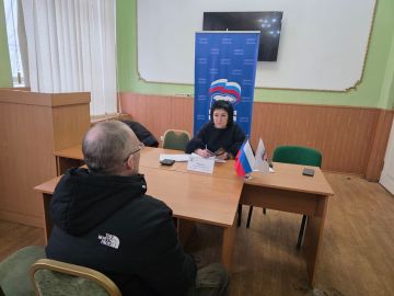 Личный прием граждан. 29 декабря депутат Енакиевского городского совета фракции "Единая Россия" Елена Лысенко провела прием граждан в общественной приемной Председателя Всероссийской политической партии «Единая Россия»...