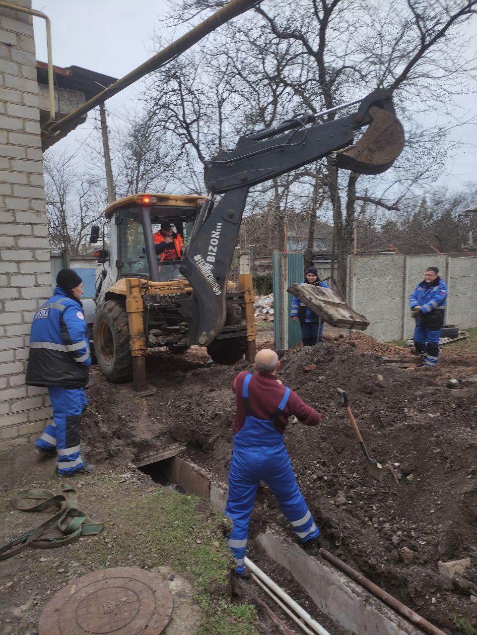 Якутская аварийная бригада оказывает помощь коммунальным службам Докучаевска