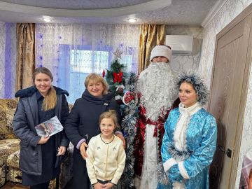 Транспортные полицейские Донецка приняли участие во всероссийской акции «Полицейский Дед Мороз»