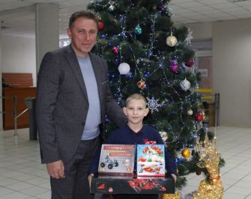 Александр Качанов: Сегодня исполнил мечту 9-летнего Романа из Горловки в рамках акции "Елка желаний"