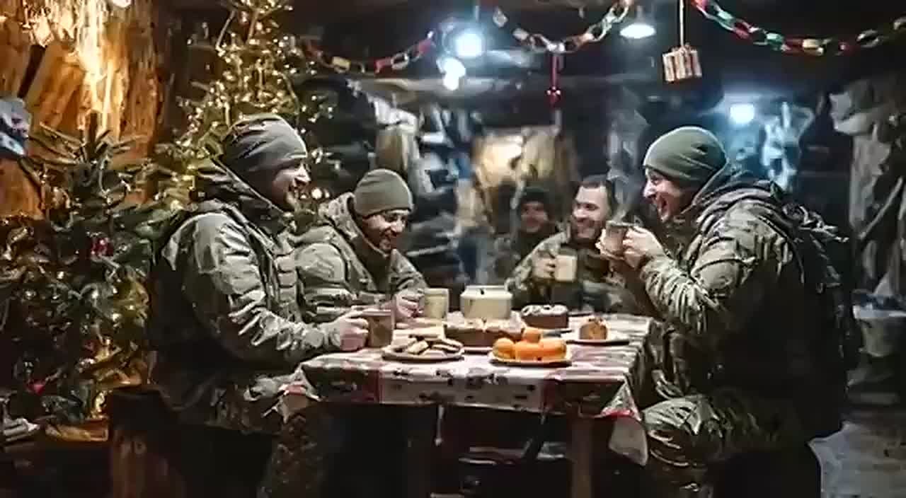 С Новым годом, брат и друг: душевное праздничное видео о боевых буднях расходится по Сети