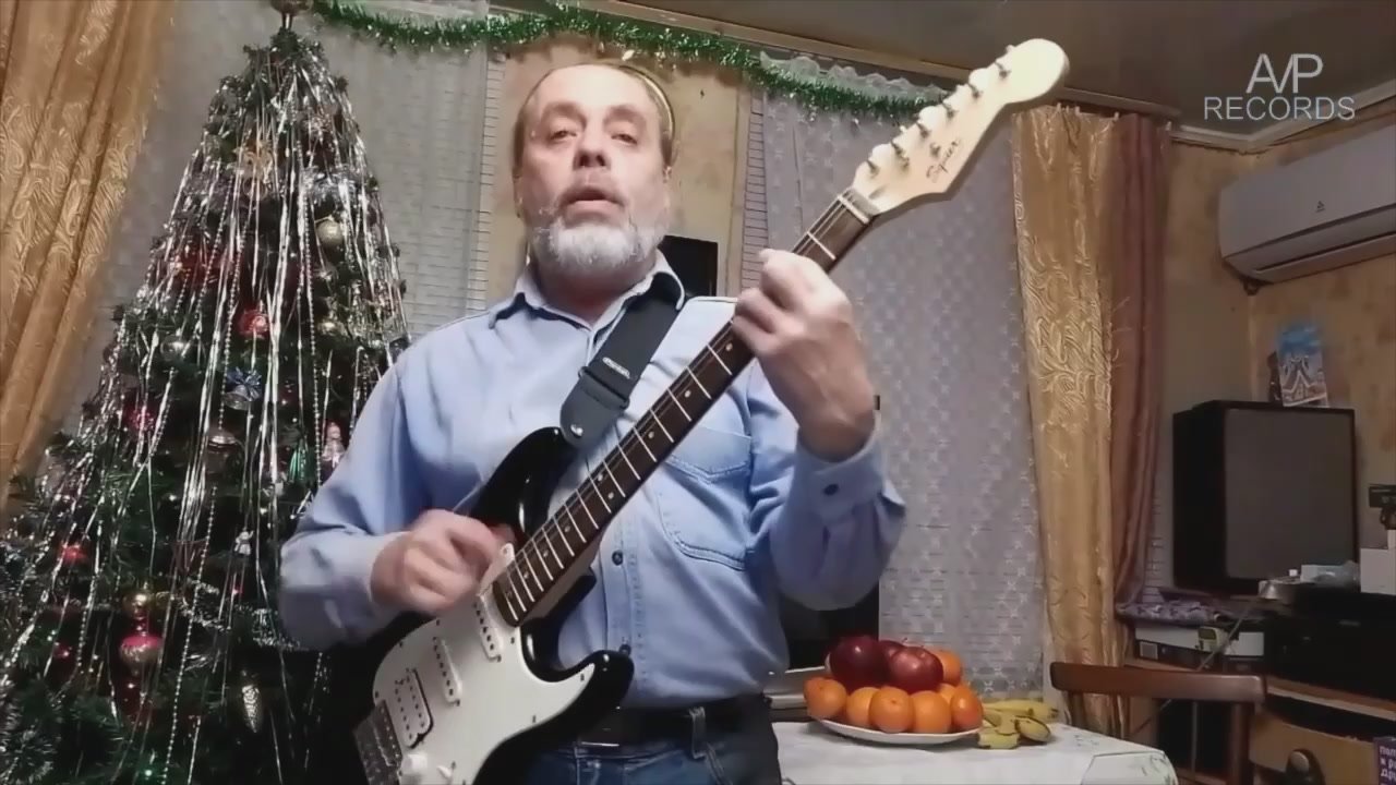 #нампишут. Наши любимые подписчики просят опубликовать музыкальное сопровождение к Новому году И здесь, конечно, не обошлось без прекрасного стихотворения Нины Сазоненко: И НЕВАЖНО