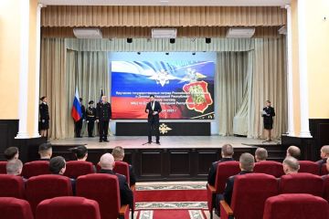 Наталья Бегуненко: Медалью «За храбрость» IV степени наградил сотрудников МВД, обезвредивших вооруженного преступника в одном из супермаркетов Донецка