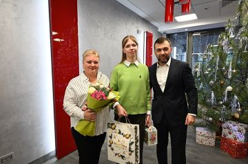 Пушилин вручил подарки детям — участникам «Елки желаний»