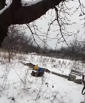 ВСУ отправляют к окраинам Мирнограда уже третью группу для съемок пиар-акции с флагом