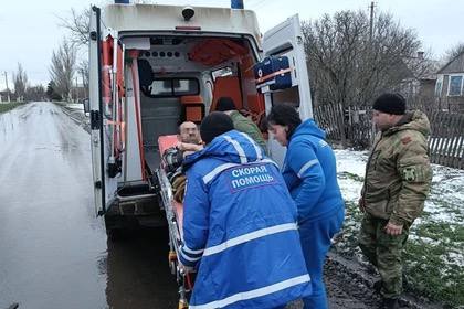 В ДНР росгвардейцы спасли мужчину, который чуть не утонул в ледяной воде