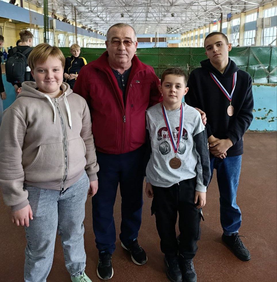 Сегодня, 5 января, состоялось открытое первенство Донецкой Народной Республики «Рождественские старты» по легкой атлетике среди спортсменов 2013-2014 и 2015-2016 годов рождения