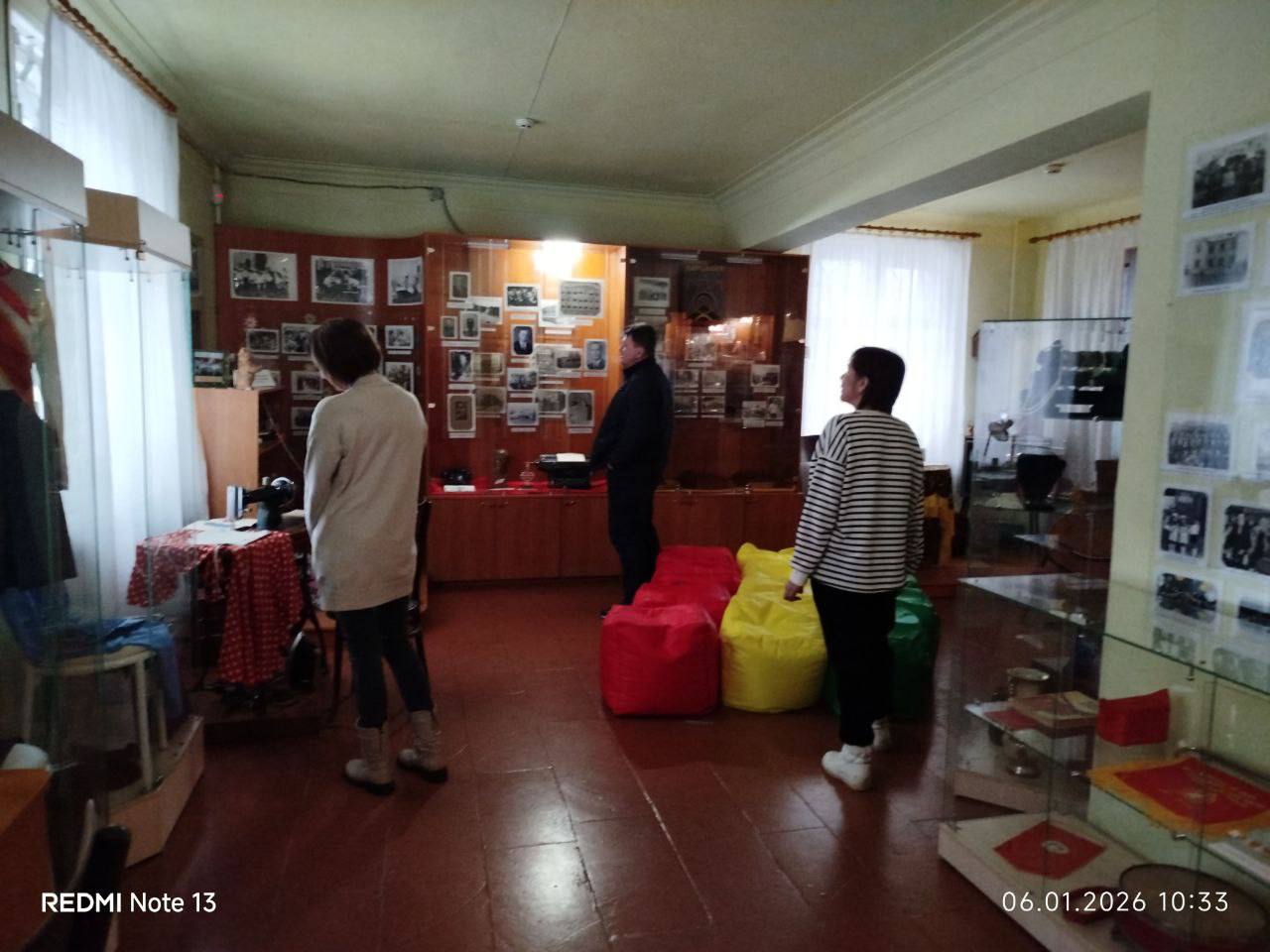 6 января в МБУ "Музей истории города Харцызска" для жителей города была проведена экскурсия "Я поведу тебя в музей"