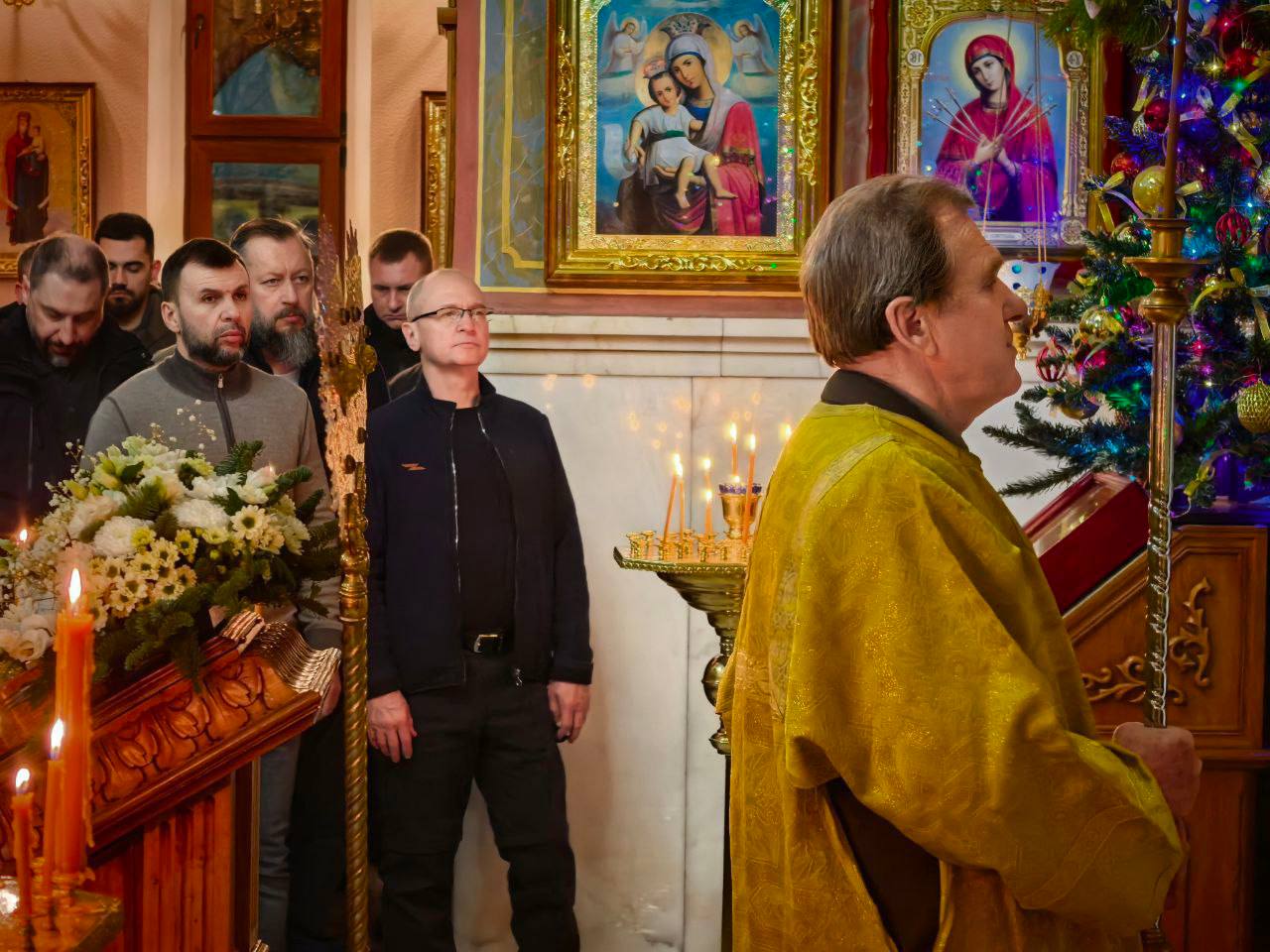 Кириенко и Пушилин приняли участие в рождественском богослужении в Донецке