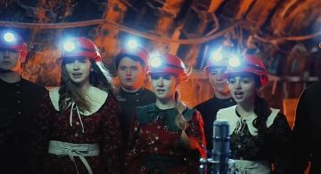 С глубины 460 метров: рождественское песнопение впервые прозвучало из ствола макеевской шахты