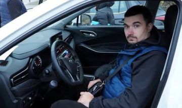 «Это неоценимый подарок для меня и моей семьи!»: Ветеран ополчения Донбасса Вячеслав Бирюков получил ключи от автомобиля