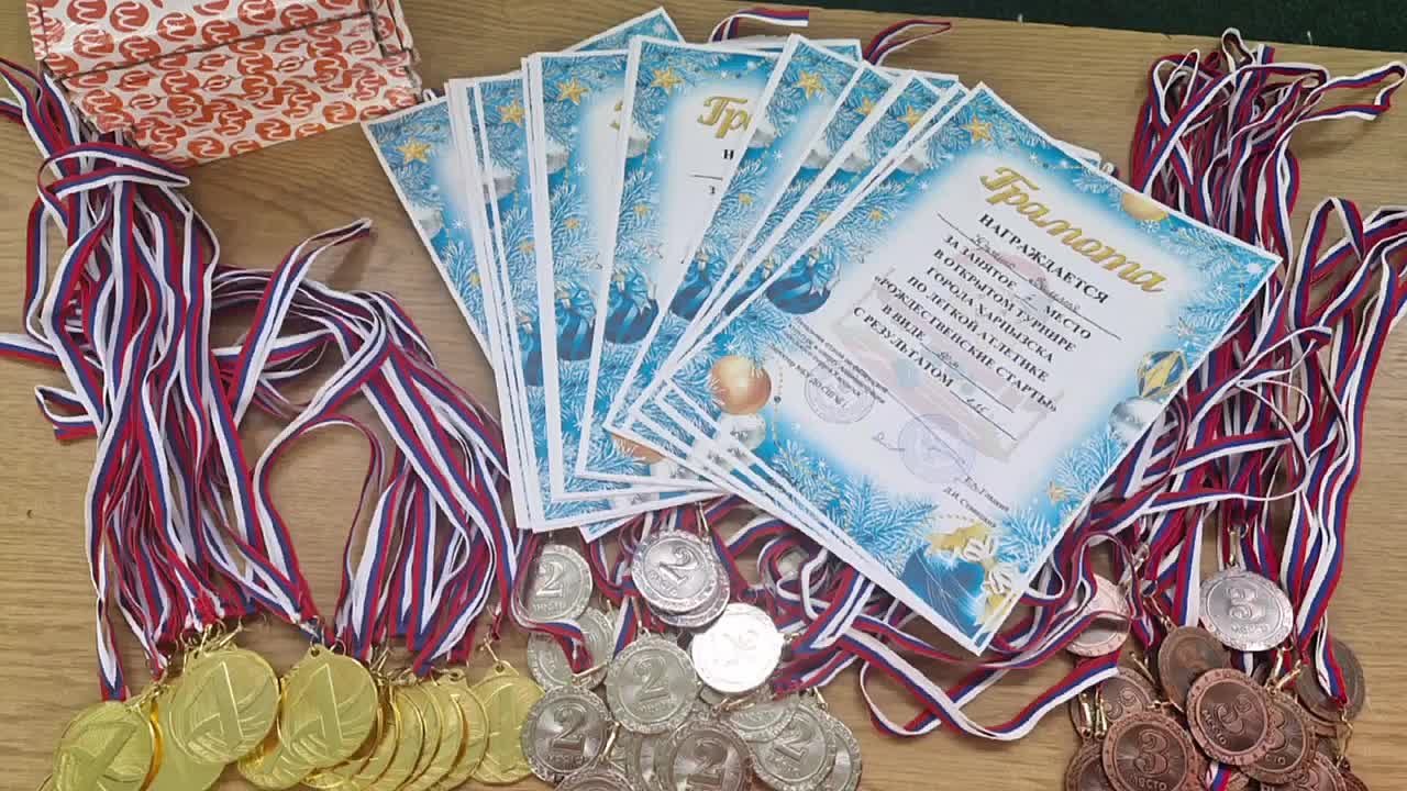 9 января на базе МБУ ДО СШ № 1 прошел открытый Турнир города Харцызска по легкой атлетике «Рождественские старты»