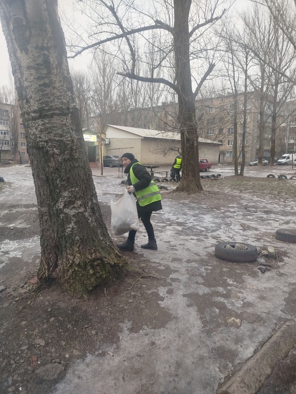 В Шахтерском округе проводятся работы по наведению надлежащего санитарного порядка