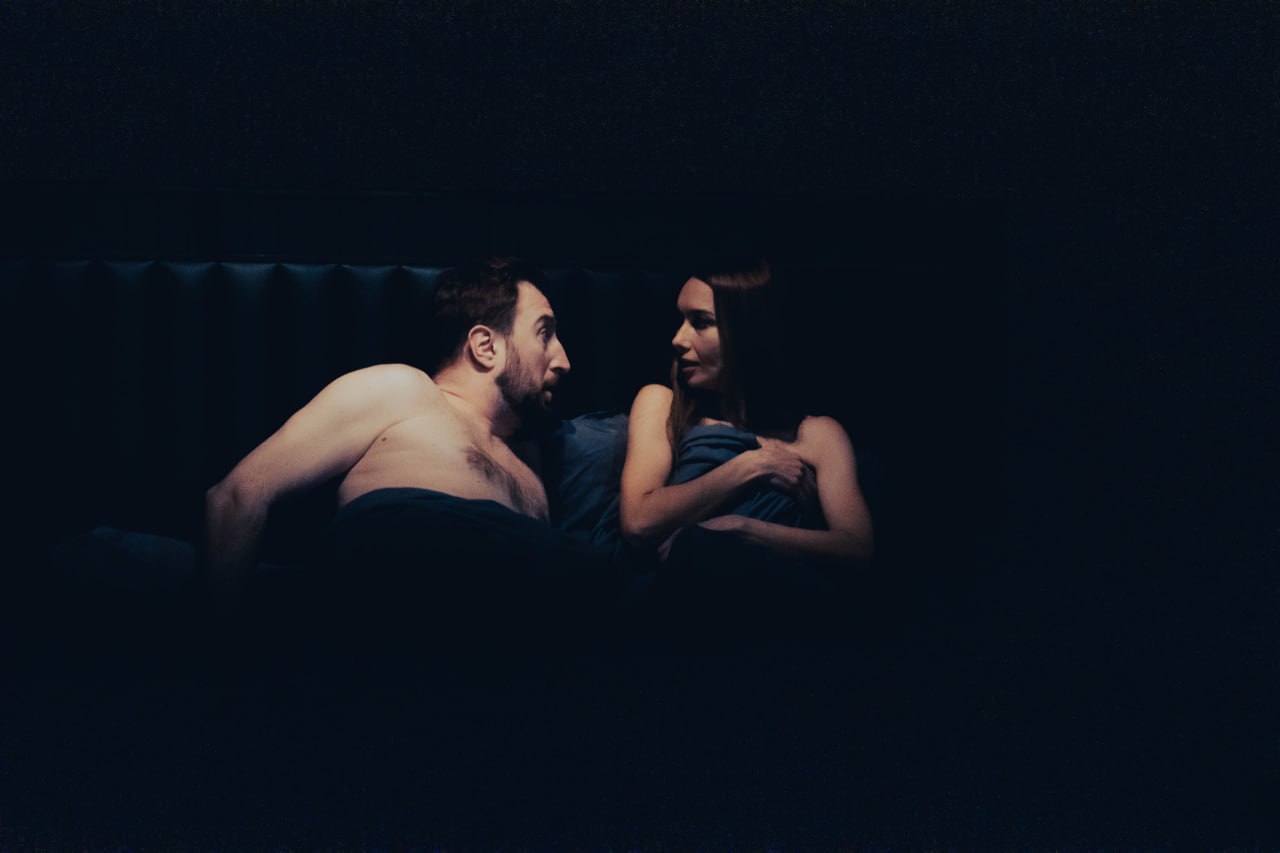 Неожиданно, смело, глубоко: премьера спектакля “9 ночей” с аншлагом прошла на Сцене на Садовом