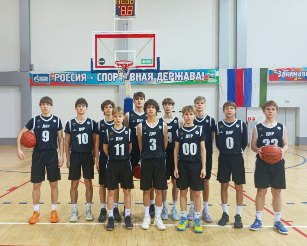 Евгений Ширшов: Юношеская баскетбольная команда нашей Республики продолжает выступление в полуфинале Первенства России по баскетболу среди юниоров до 17 лет, которое проходит в городе Салават, Республика Башкортостан