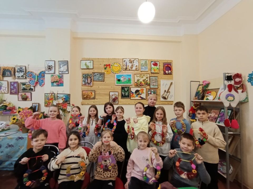 В Старобешевском округе прошел мастер-классе декоративно-прикладного творчества «Сувенир к Старому Новому году»