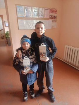 В Шахтерском округе вручили подарки детям героев СВО и ученикам церковных школ