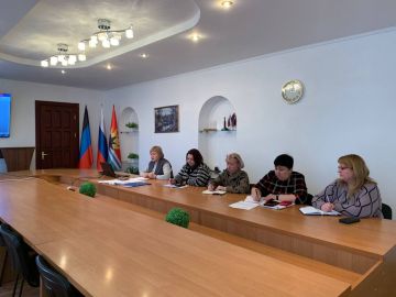 12 января 2026 года в малом зале заседаний администрации под руководством управляющего делами администрации Бекетовой Н.Н. состоялось заседание экспертной комиссии администрации, на котором были рассмотрены вопросы: