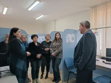 Сегодня Первый заместитель главы Администрации Володарского муниципального округа Боровик Д.В. провёл встречу с трудовым коллективом отдела назначения ОСФР по ДНР