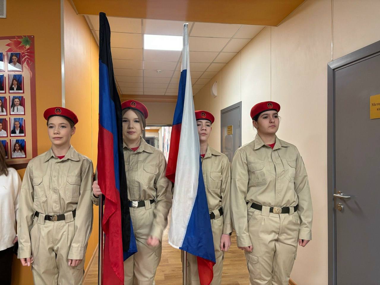 Сегодня, после длительных каникул, в рамках партийного проекта "Единой России" "Новая школа"